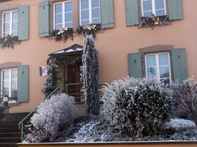 l'entrÃ©e de la mairie