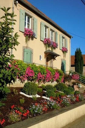 La mairie (fleurissement 2012)